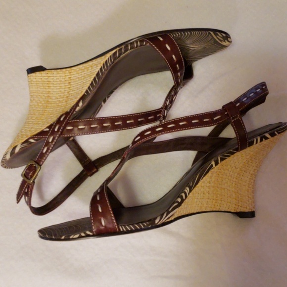 Nine & Company Strappy Sandals - 8 1/2 M - Picture 3 of 3